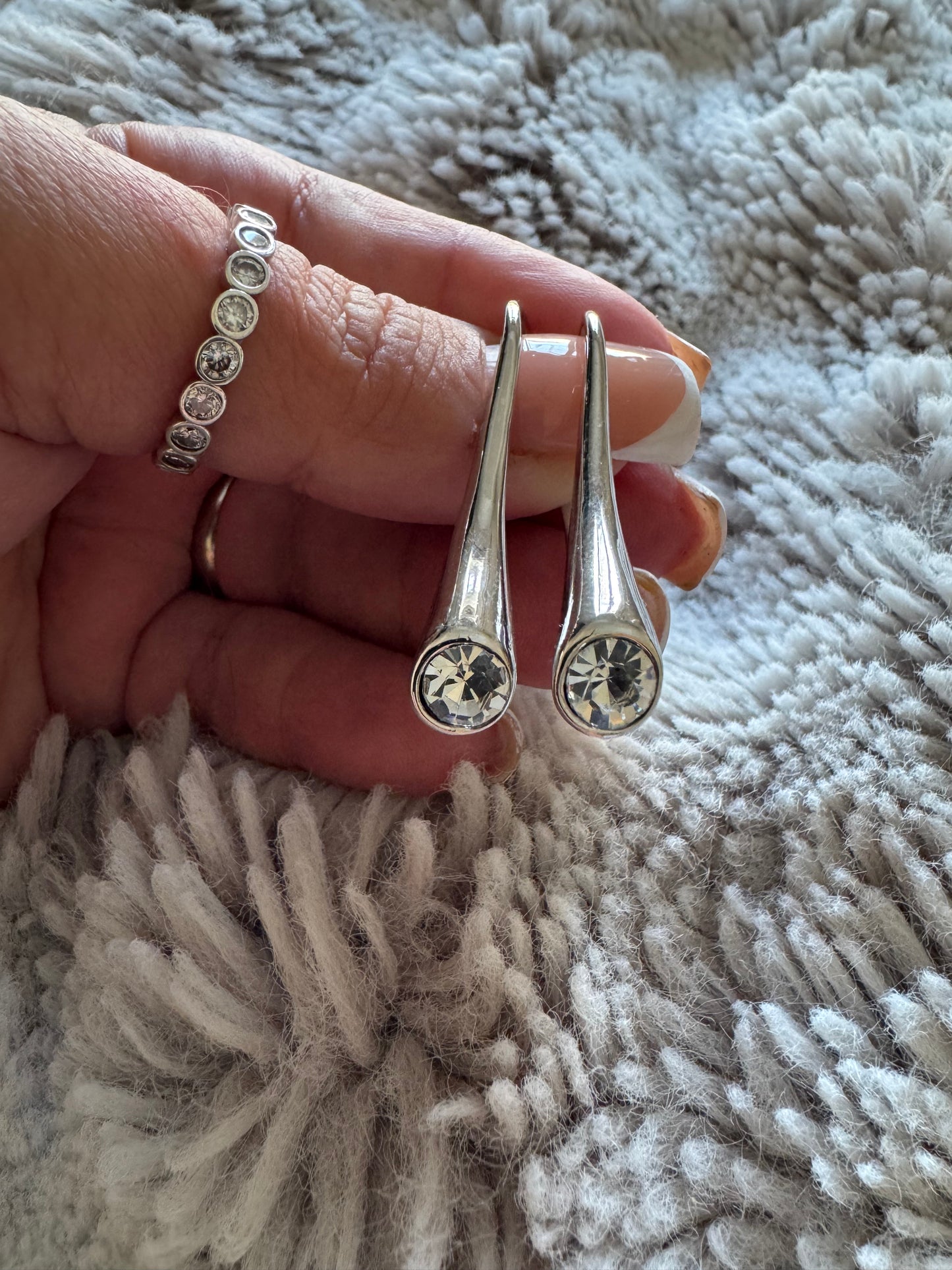 Sleek Silver meets Sparkling Light